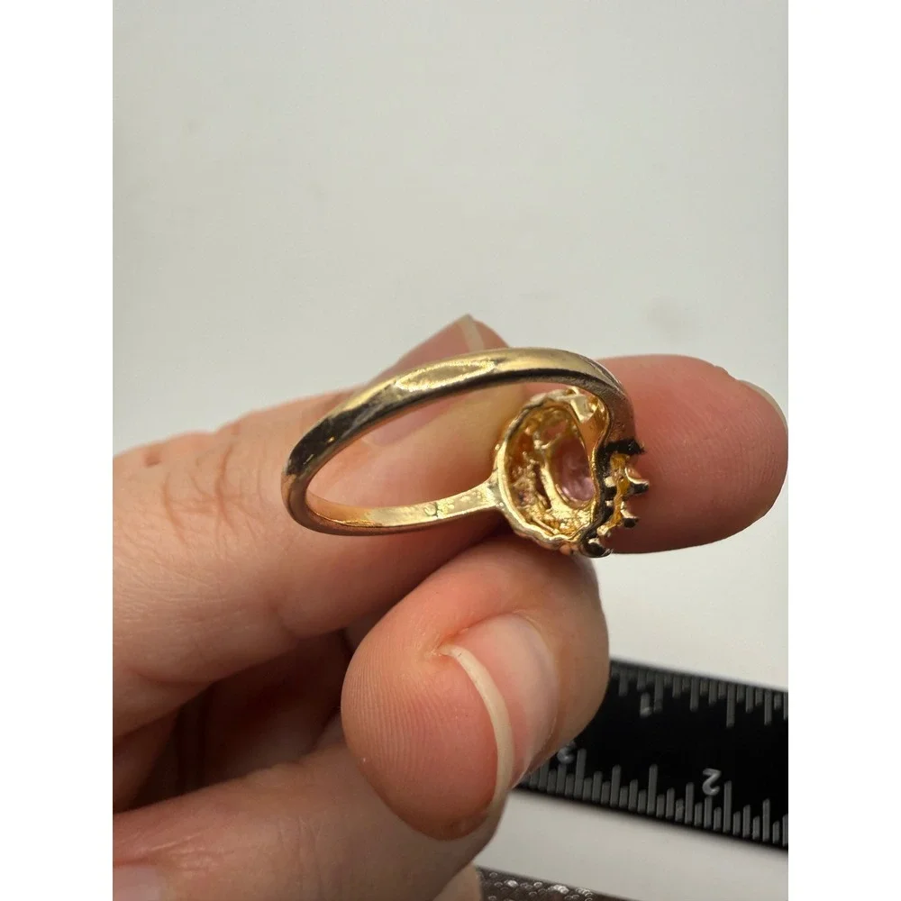 Vintage Gold Tone Pink Oval Stone Halo Cluster Ring Size‎ 8.25 Cocktail Jewelry